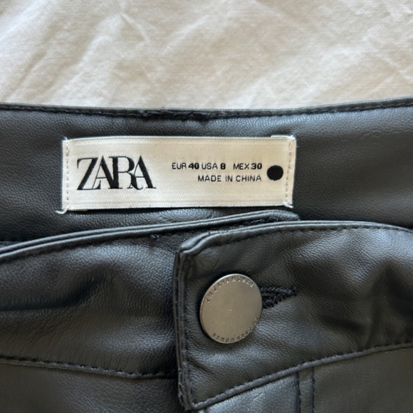 Zara Faux Leather pants size 29 - Picture 2 of 4